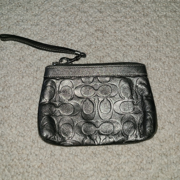 Coach wrislet - Picture 1 of 3